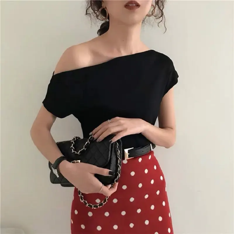 Áo thun trễ vai Croptop