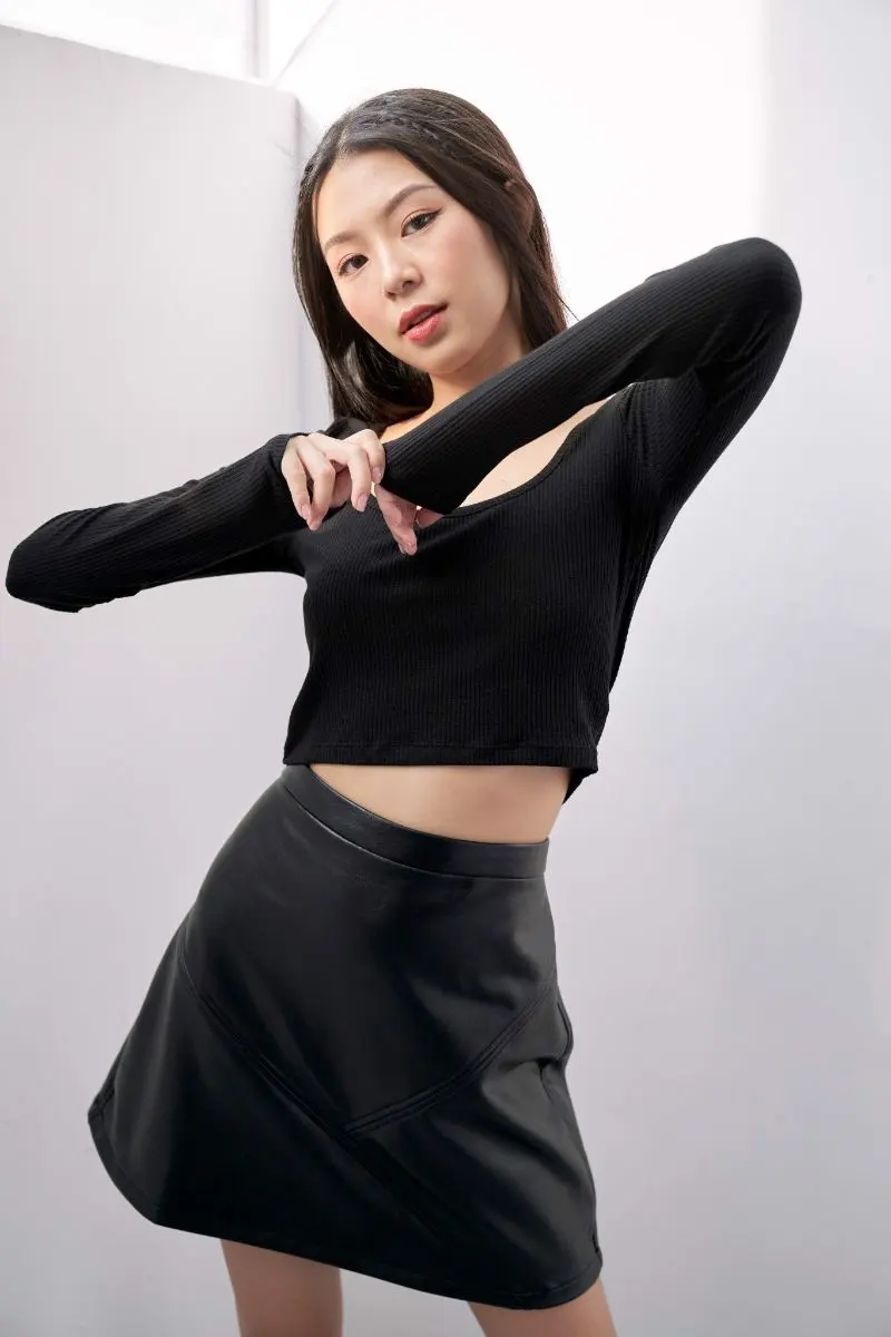 Áo thun croptop tay dài 